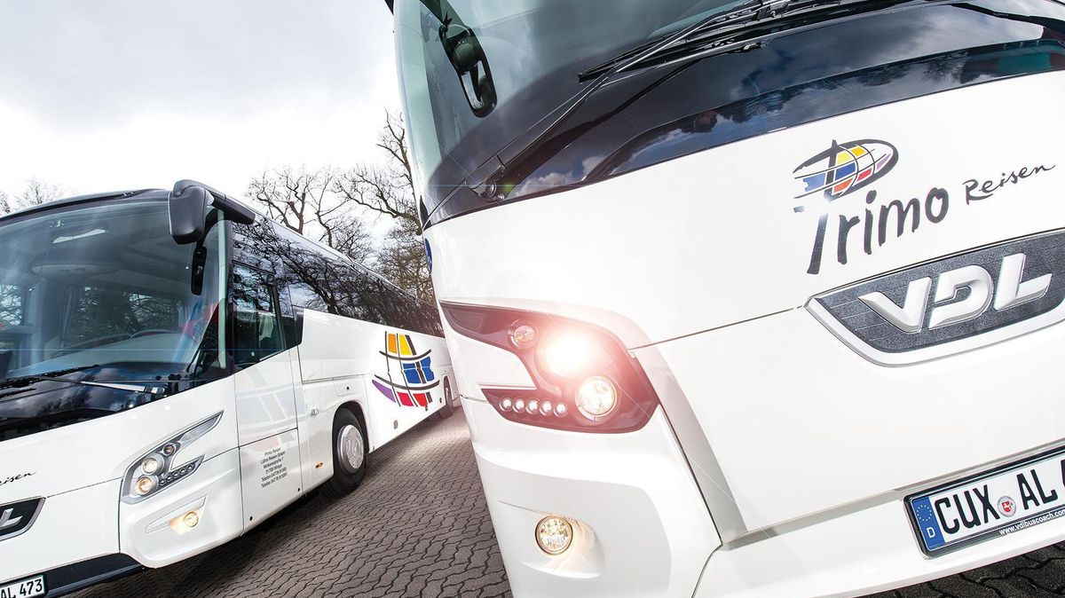 Ein ungewohntes Bild: Bei Primo Reisen steht seit über einem Monat aufgrund der Schulschließungen und des Reiseverbots der Betriebshof in der Wingst voll mit Linien- und Reisebussen. Foto: Primo Reisen