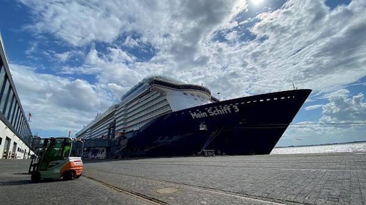 Ist auch kommenden Winter in Bremerhaven zu Hause: Die "Mein Schiff 3" von TUI Cruises. Foto: Eckardt