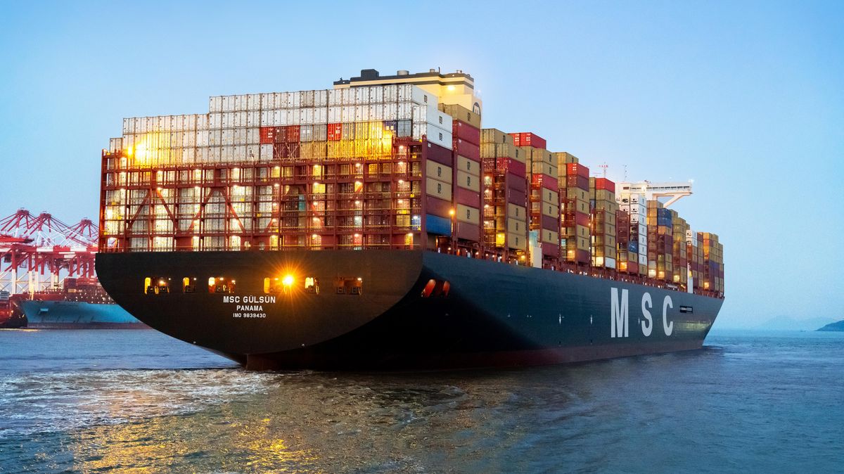 Das nach Angaben seiner Reederei größte Containerschiff der Welt wird nach seiner Jungfernfahrt aus Asien an diesem Montag in Bremerhaven erwartet. Foto: MSC Mediterranean Shipping Company SA/dpa