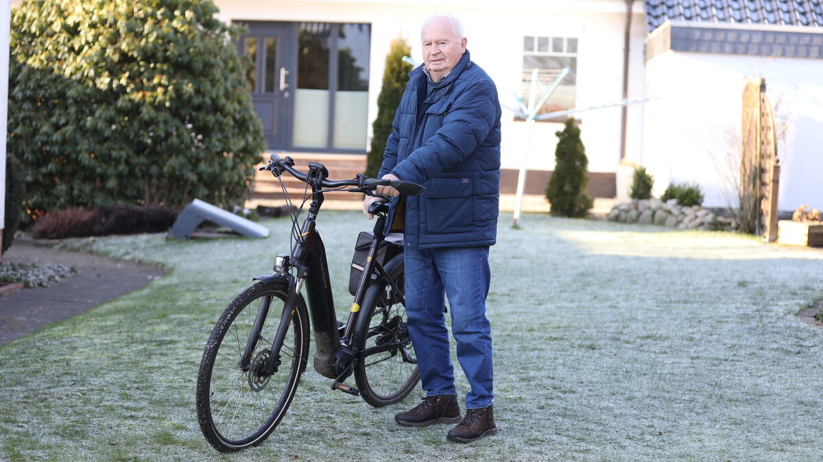 Der 86-jährige Heinz-Georg Gätcke ist täglich mit seinem Fahrrad unterwegs. In der Vergangenheit hat er große Touren durch ganz Deutschland gemacht. Viele Jahre ohne Motor, seit einiger Zeit mit elektrischer Unterstützung. Foto: Unruh