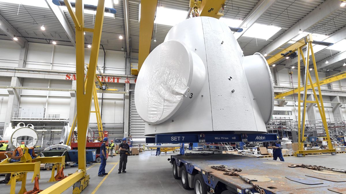 Im Fischereihafen produziert Senvion Turbinen für Windparks an Land und auf See. Foto: Scheer