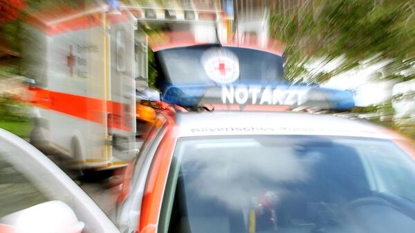 Tödlicher Unfall in Hadeln: Motorradfahrer stirbt - weitere Person in Lebensgefahr
