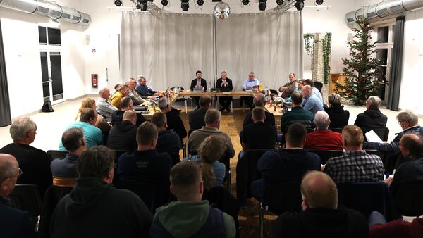 Gemeinderat Lamstedt: Windpark-Pläne im Fokus,  Haushalt vertagt, Hundesteuer steigt