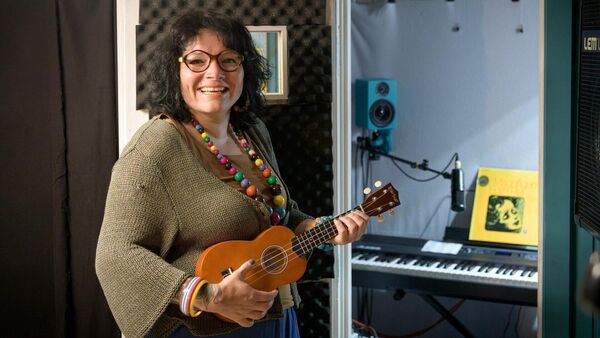 "Ich lasse mich nicht in eine Schublade pressen": Angèle Deltgen gastiert in Steinau