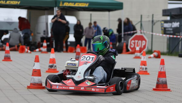 Heimvorteil genutzt: Hadelner Karttalente setzen erstes Ausrufezeichen