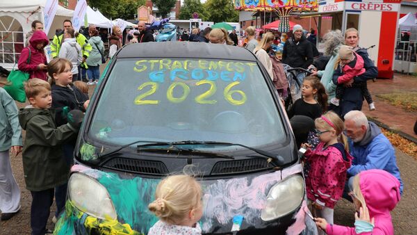 Trotz "Schietwetter" viel los: So bunt war das Grodener Straßenfest in Cuxhaven