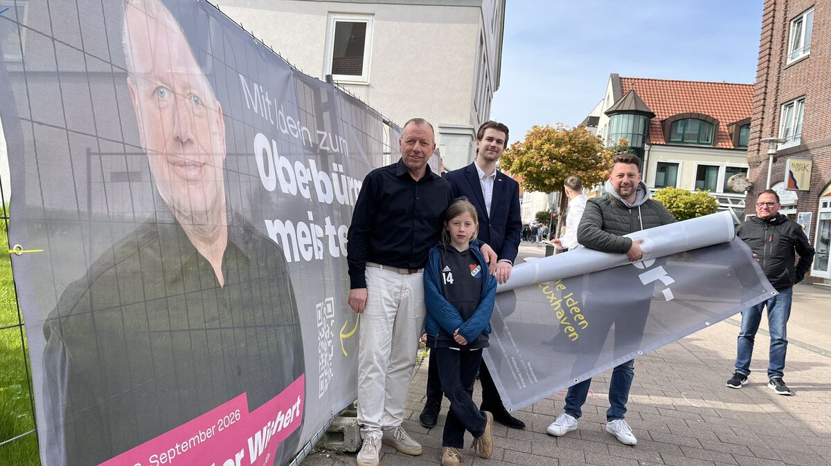 Günter Wichert (l.), hier mit Tochter Hilda und dem stellvertretenden Stadtverbandsvorsitzenden Martin Herz sowie weiteren Unterstützern, hat den Wahlkampf um den Oberbürgermeister-Posten aufgenommen. Foto: Reese-Winne