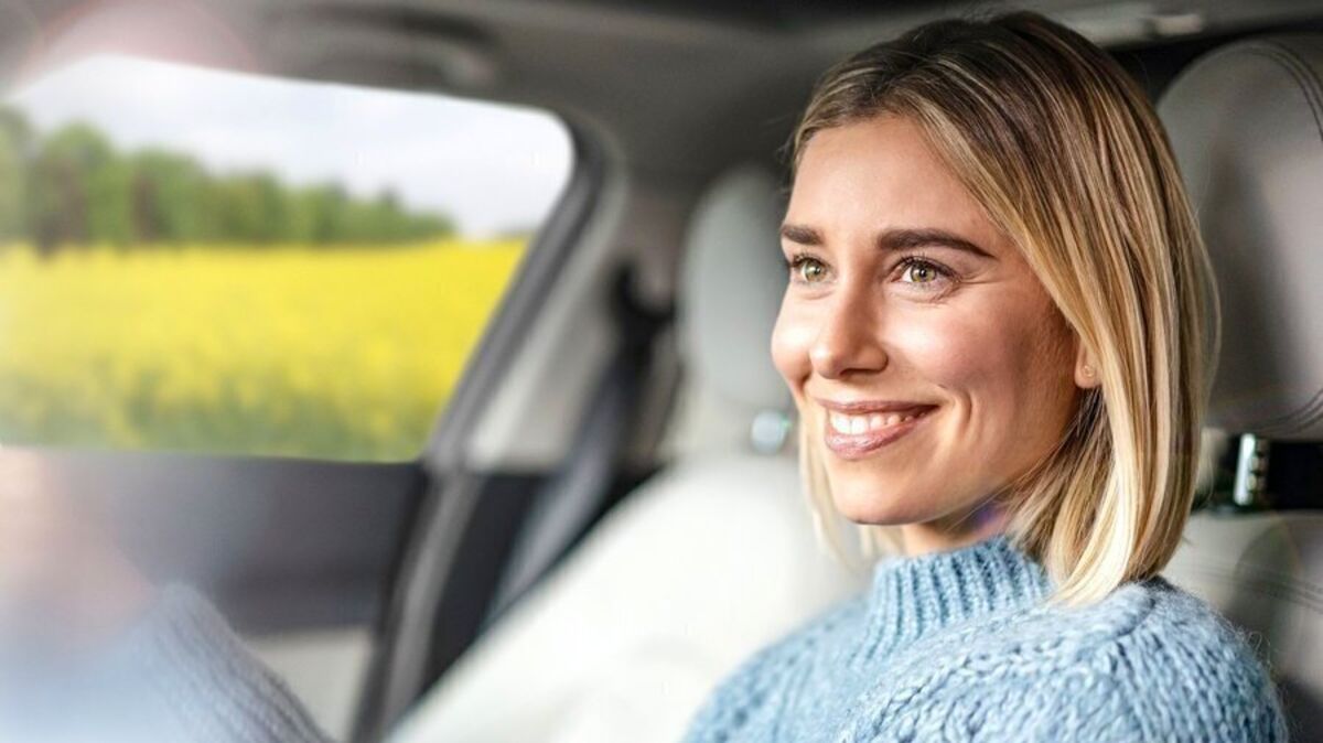 Durchatmen am Steuer: Innenraumfilter halten Allergene und andere störende Bestandteile der Luft wirksam fern. Foto: djd/Robert Bosch