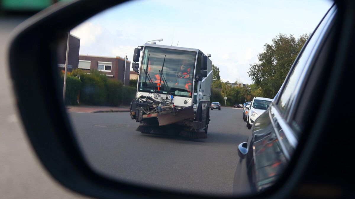 Im Bereich Straßenreinigung könnte ein Gebührenanstieg am deutlichsten fühlbar werden. Foto: Koppe