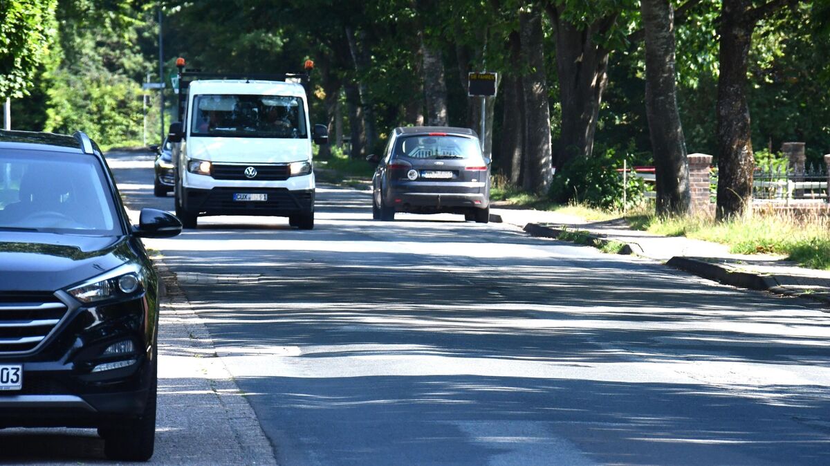 Die Ortsdurchfahrt in Osterbruch soll ab September saniert werden. Der konkrete Ablauf der Baumaßnahme muss noch abgestimmt werden. Foto: Schröder