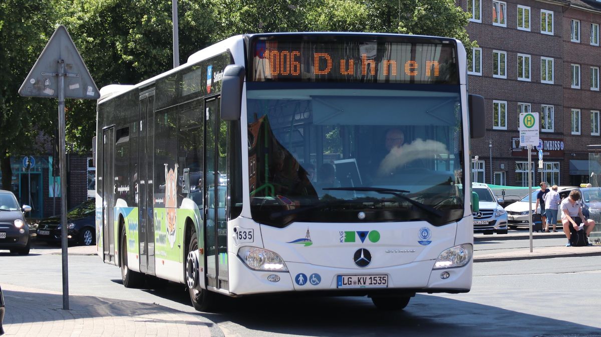 Die Busse sind in Cuxhaven wieder nach dem regulären Fahrplan unterwegs. Eine Ausnahme bildet unter anderem die Linie 1006. Symbolfoto: Koppe