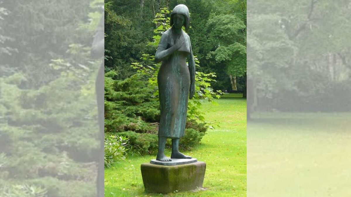 Die Messingstatue hatte im Parkbereich des Brockeswalder Friedhofs gestanden. Foto: Polizei
