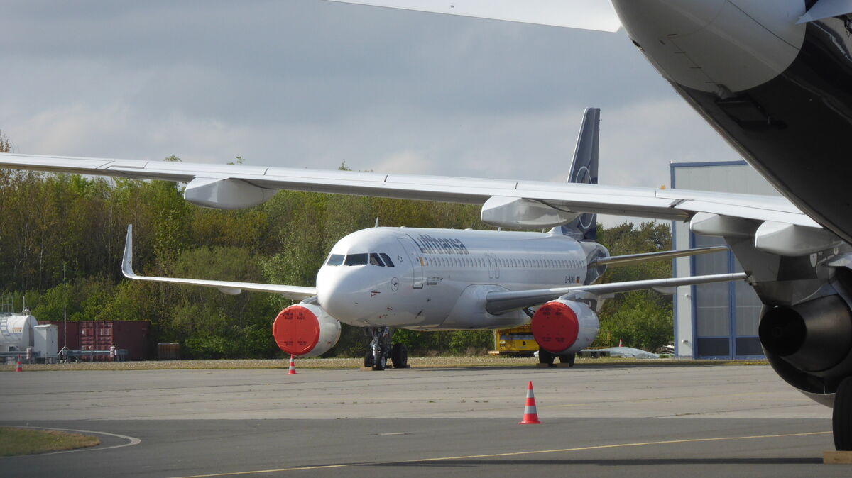 Während der Corona-Krise wurde der private Teil des Nordholzer Flughafens vorwiegend als "Parkplatz" für Maschinen von Fluggesellschaften genutzt. Inzwischen herrscht dort wieder Flugbetrieb. Archivfoto: Egbert Schröder