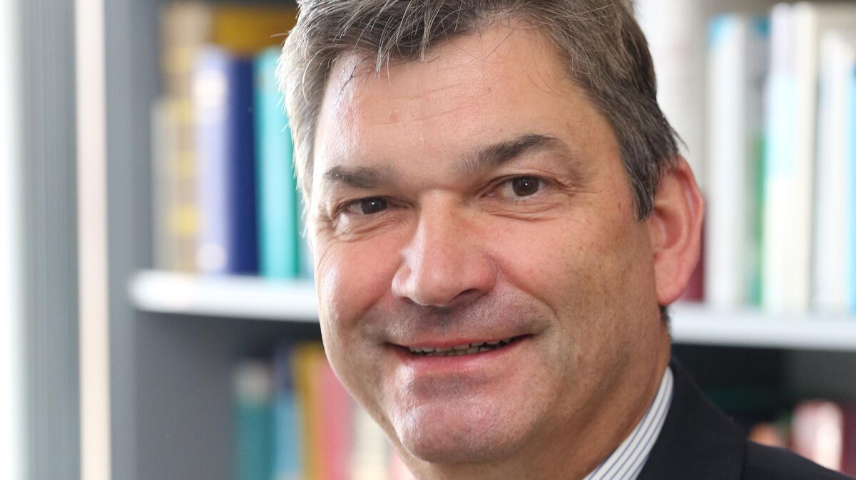 Prof. Dr. med. Bernd Mühlbauer ist Direktor am Institut für Pharmakologie Klinikum Bremen Mitte. Foto: privat