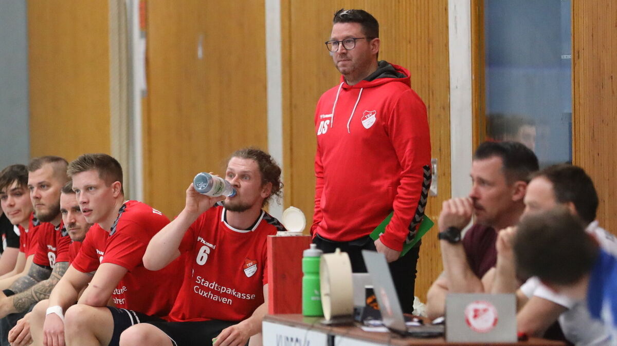 Altenwaldes Trainer Daniel Schnautz musste mit seiner Mannschaft die sechste Niederlage in Folge einstecken. Foto: Unruh