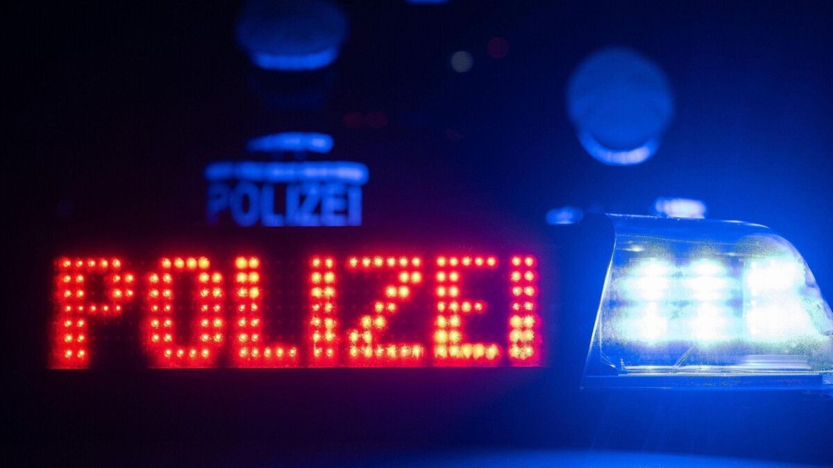 Die Polizei ermittelt nach einer Attacke auf einen 18-Jährigen am Bremerhavener Hauptbahnhof. Foto: Marijan Murat/dpa
