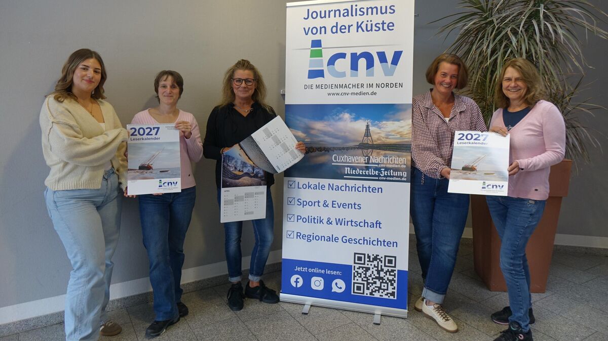 Die Mitarbeiterinnen von CNV präsentieren den neuen Leserkalender: (v.l.) Amina Tiganj, Nadja Steinert, Ilka Plettrichs, Stefanie Kopf und Claudia Buck. Foto: Werder