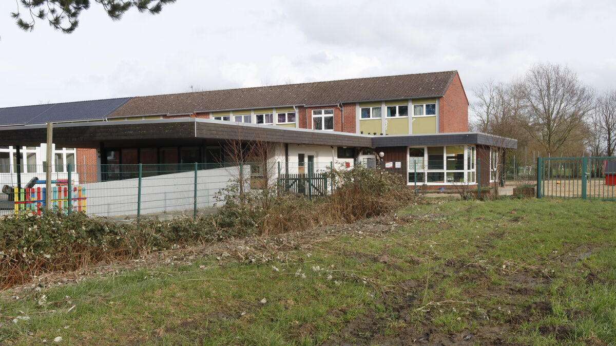 Die DRK-Kindertagesstätte in Lüdingworth braucht nicht nur Platz, das Gebäude an sich ist in die Jahre gekommen. Die Zeichen stehen nun auf Neubau. Foto: Koppe