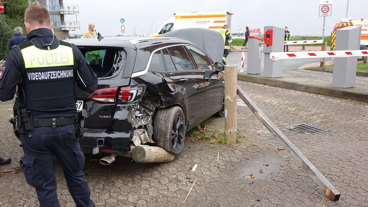 Bei einem tragischen Unfall ist ein Urlauber aus dem Kreis Lippe am Steuer seines Wagens verstorben. Foto: Fischer