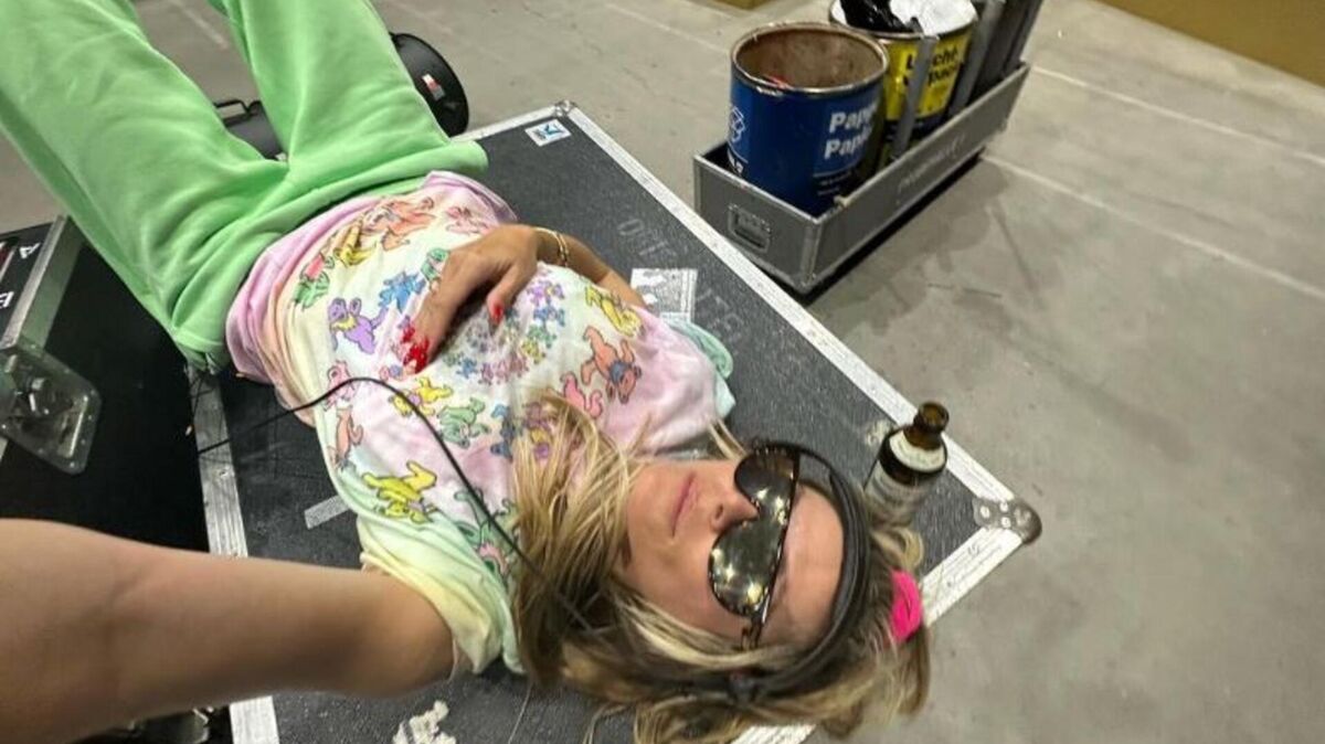 Seit Tagen begleitet Top-Model Heidi Klum ihren Mann Tom Kaulitz und die Band Tokio Hotel bei den Proben. Und sie ist auch beim Deichbrand-Festival mit dabei. Das zeigen ihre Social-Media-Aktivitäten am Freitag. Foto: Screenshot Instgram/Heidi Klum