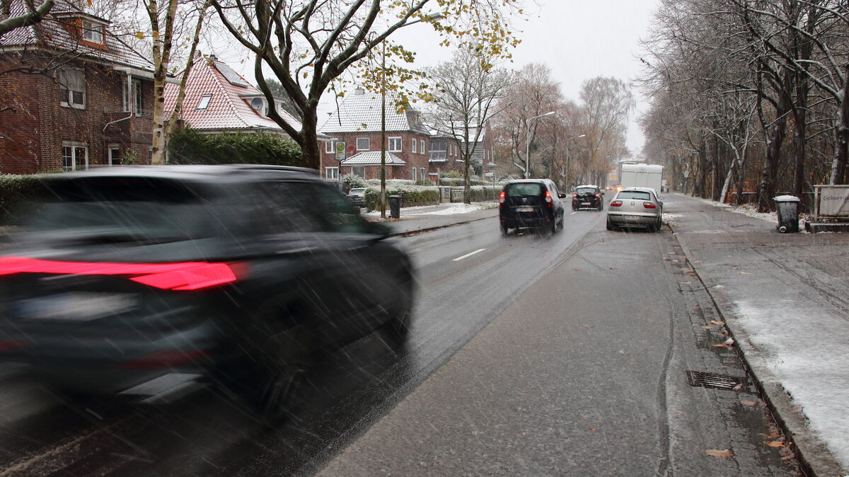 Die Altenwalder Chaussee, Cuxhavens „Haupteinfallstor“ in südlicher Richtung, soll saniert werden. Foto: Koppe