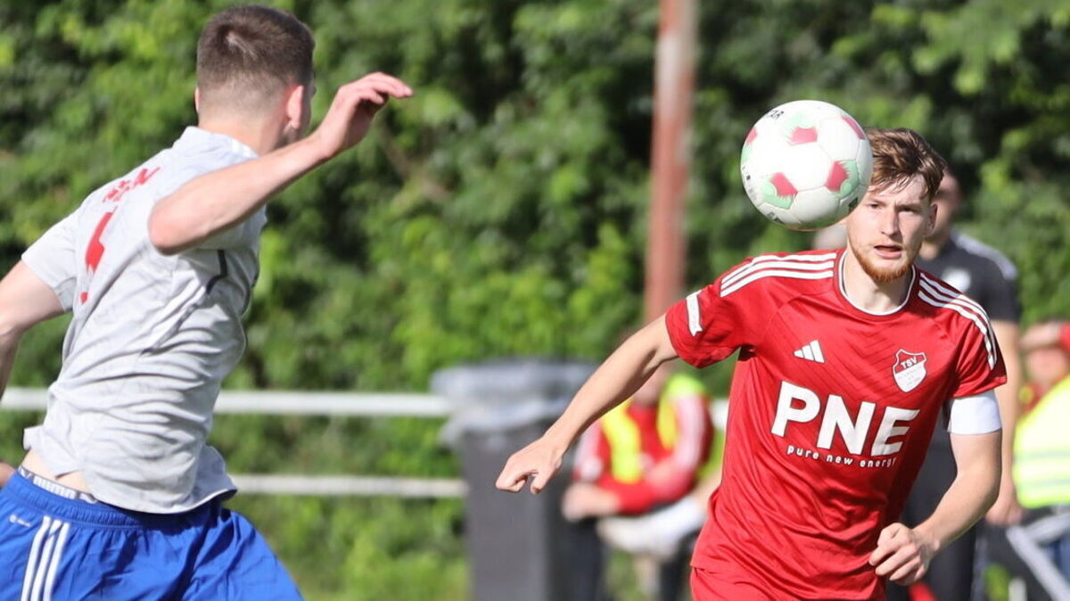 Schießt er sein Team im Derby zum Sieg? Altenwaldes Jan Mergard hat bereits fünf Tore in den ersten fünf Spielen für den TSV Altenwalde erzielt. Foto: Unruh