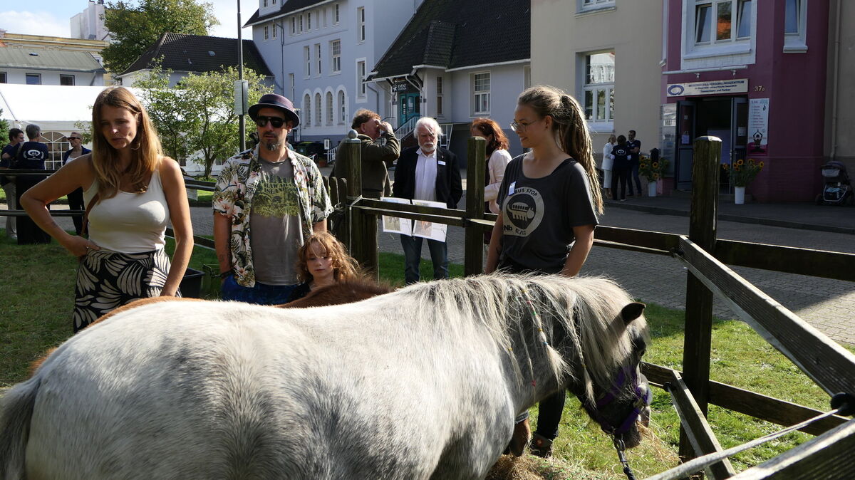 Viele Besucher nutzten die Gelegenheit, sich über die ganzheitliche Versorgung im MVZ zu informieren. Foto: Luig