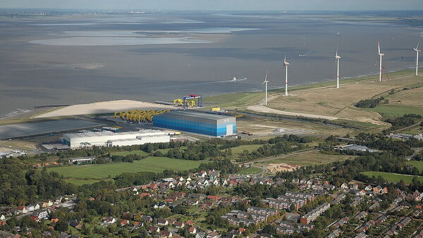 18 Jahre voller Veränderungen: Vom Naturidyll zum Offshore-Industrie-Zentrum Cuxhaven
