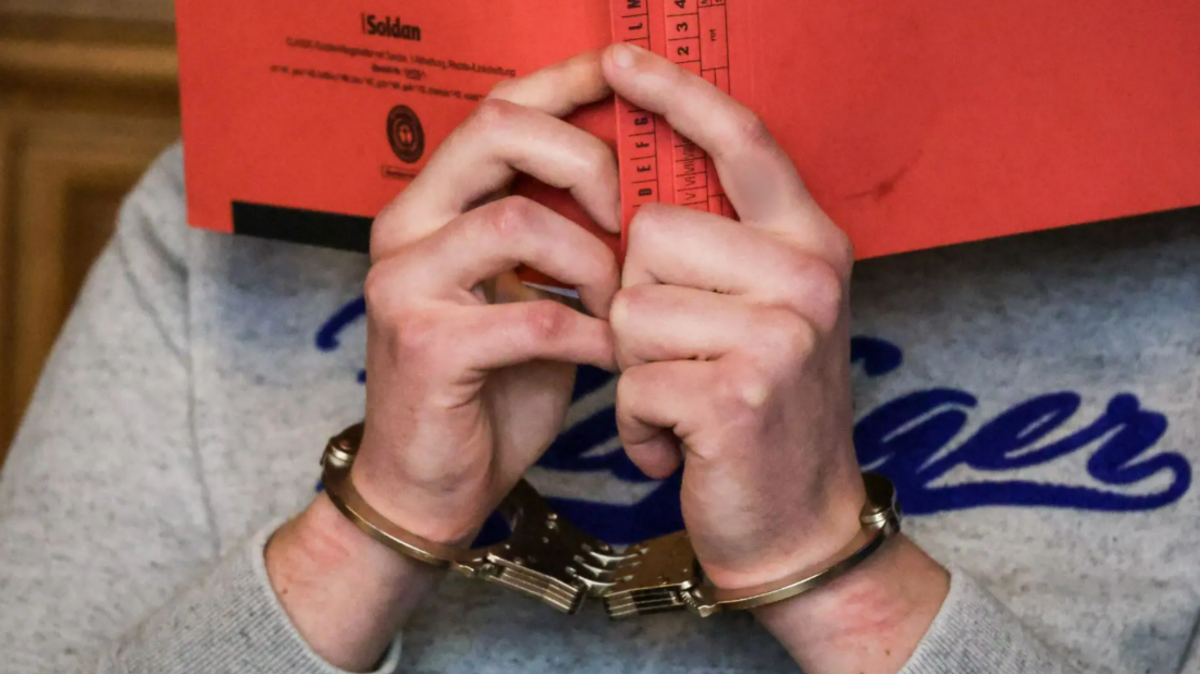 Terror-Prozess in Bremerhaven: Zeugin belastet Angeklagte und spricht von Mordplänen. Foto: Focke Strangmann