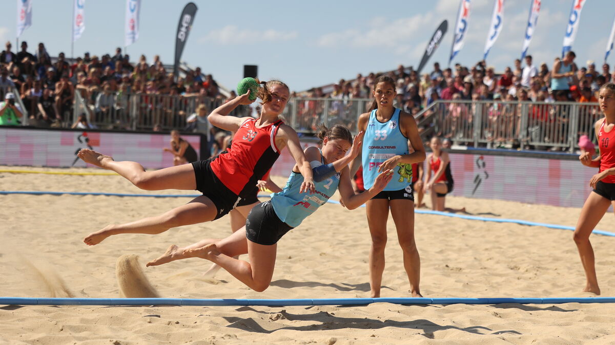 Beste Bedingungen gab es 2022 für die Deutsche Meisterschaft im Beachhandball am Strand von Duhnen. Hier wird auch wieder die DM 2023 ausgerichtet.