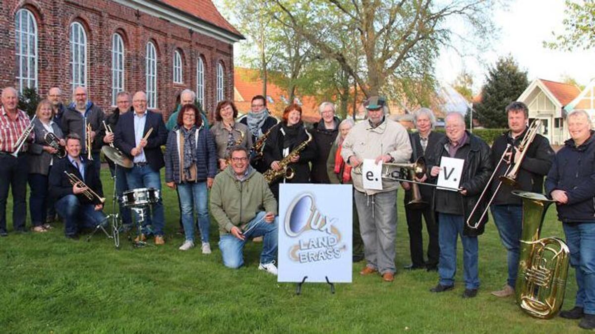 Die Musizierenden von Cuxland-Brass sind stolz, nun einen eigenständigen Verein gegründet zu haben. Foto: Drossner