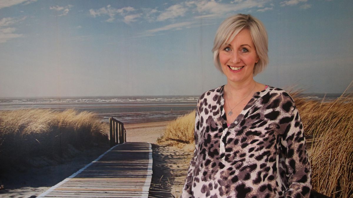 Nicole Klehm hat sich als Trauerrednerin und Trauerbegleiterin in Cuxhaven und Land Hadeln einen guten Namen gemacht. Foto: Potschka