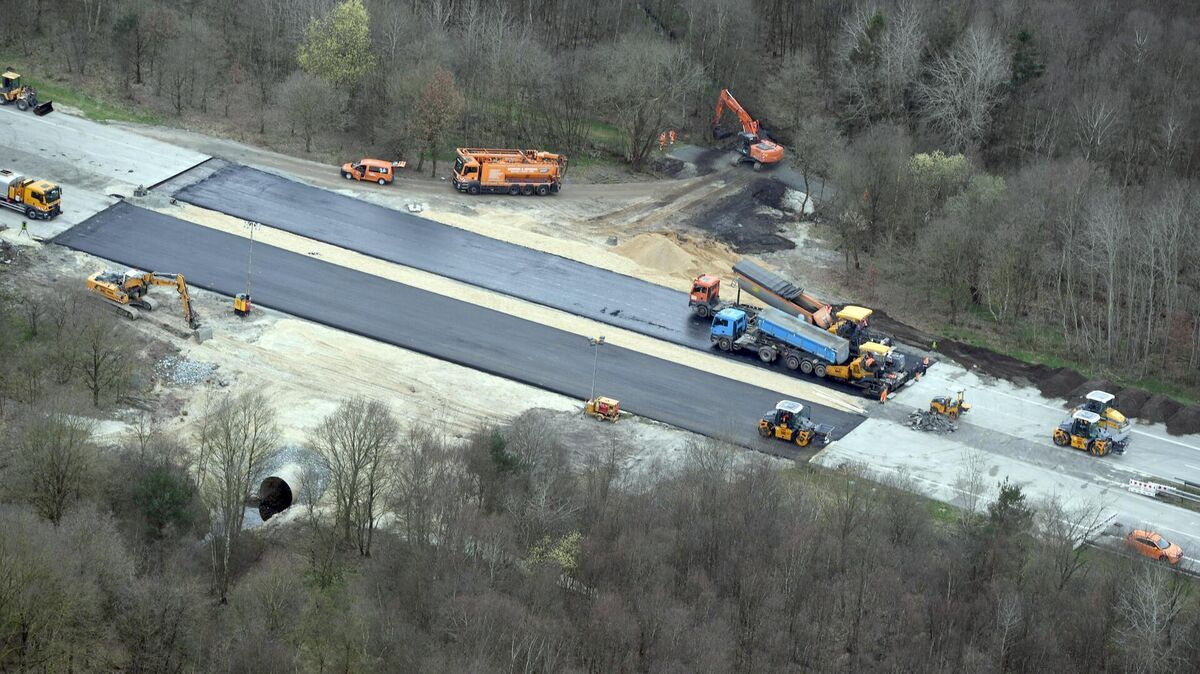Wochenlang war die Autobahn dicht. Ende März wurde die A27 im Bereich Hagen wieder freigegeben. Foto: Scheer