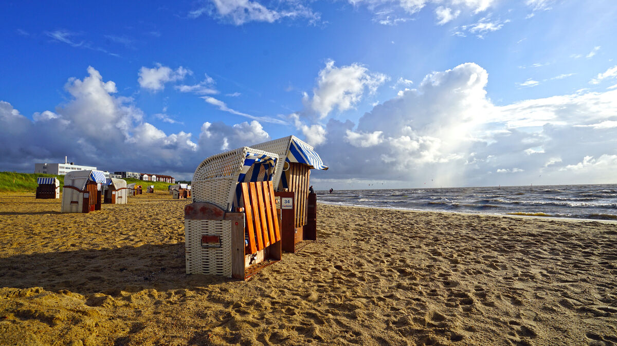Besonders mit Strand und Watt kann die Stadt Cuxhaven punkten. Foto: Adelmann