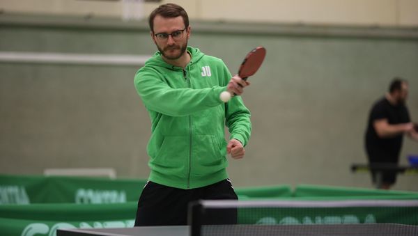 Kunst des Schnibbelns: Tischtennis im Selbstversuch in Cadenberge