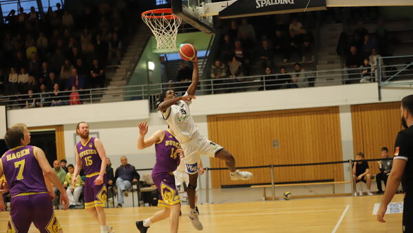 Schwere Verletzung von Darron McDuffie überschattet den Sieg der Cuxhaven BasCats