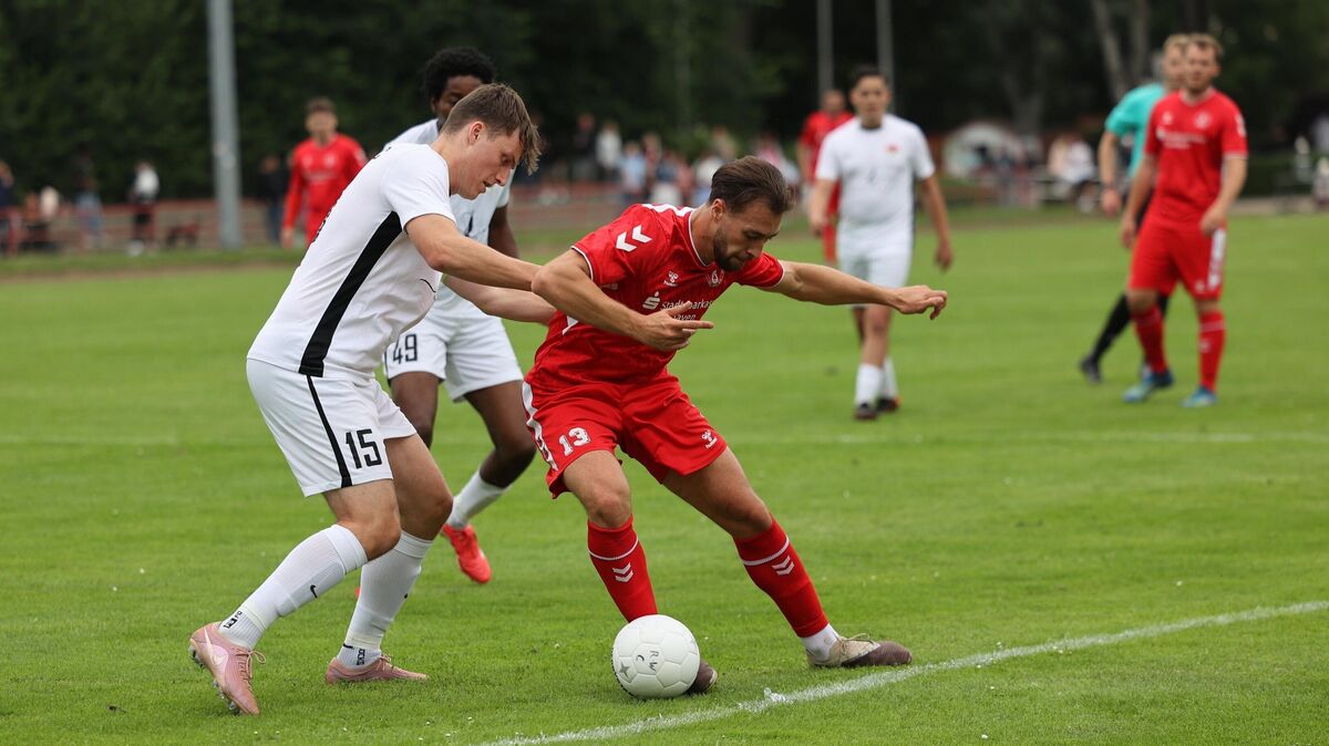 Gabriel Costa trifft am Donnerstagabend mit Rot-Weiss Cuxhaven im Bezirkspokal auf den Rotenburger SV. Foto: May