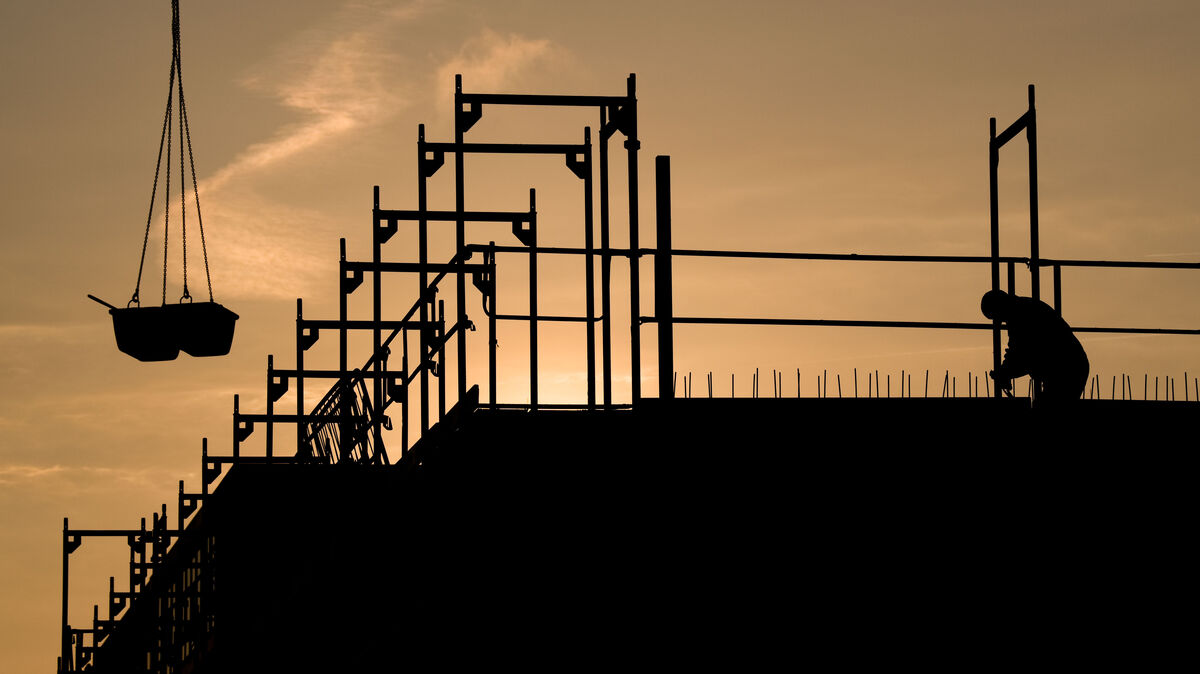 Nicht nur beim bezahlbaren Wohnraum sehen die Befragten eine große Baustelle. Symbolfoto: Stratenschulte / dpa