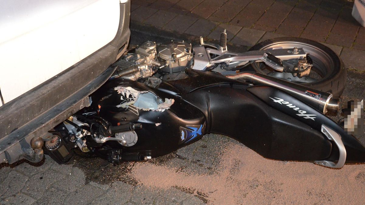 Nach dem schweren Verkehrsunfall auf der B73 hat sich der verunglückte Motorradfahrer zu Wort gemeldet - und Vorwürfe gegen die Polizei erhoben. Foto: Lange