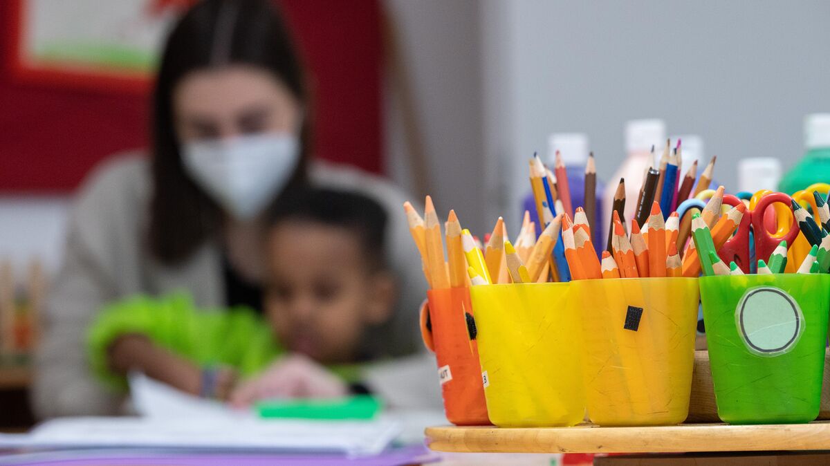 Auch in Familien mit mehreren Kindern in Schule oder Kita sorgen die unterschiedlichen Coronaregeln für Verwirrung. Foto: Sebastian Gollnow/dpa