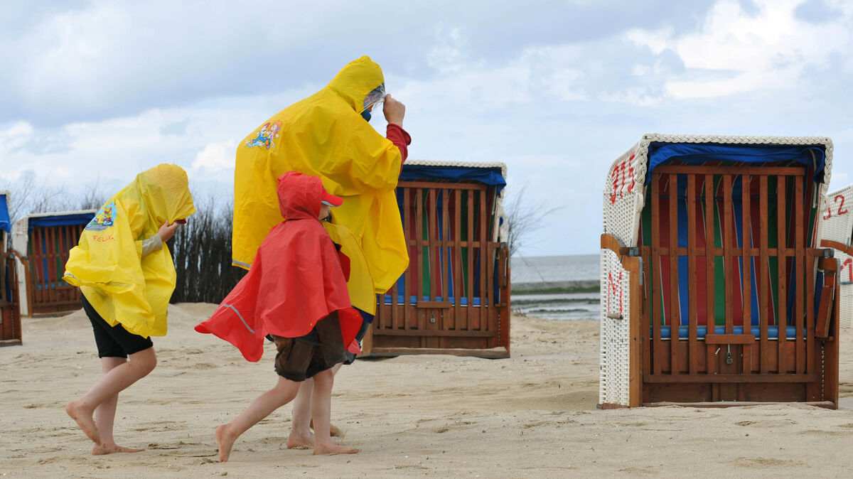 Wind- und Sturmböen sowie einzelne Gewitter werden am Mittwoch erwartet. Foto: dpa