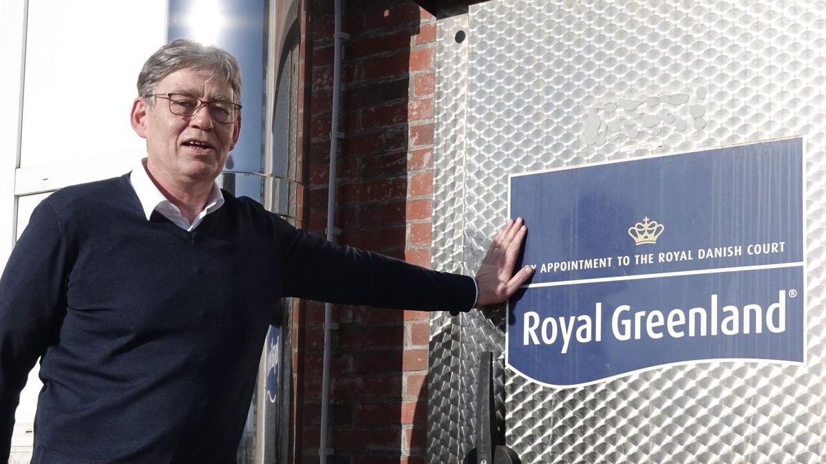 Helgi Helgason gibt Royal Greenland in Cuxhaven Halt. Der 59-Jährige hat das Werk mit aufgebaut. Foto: Kuczorra