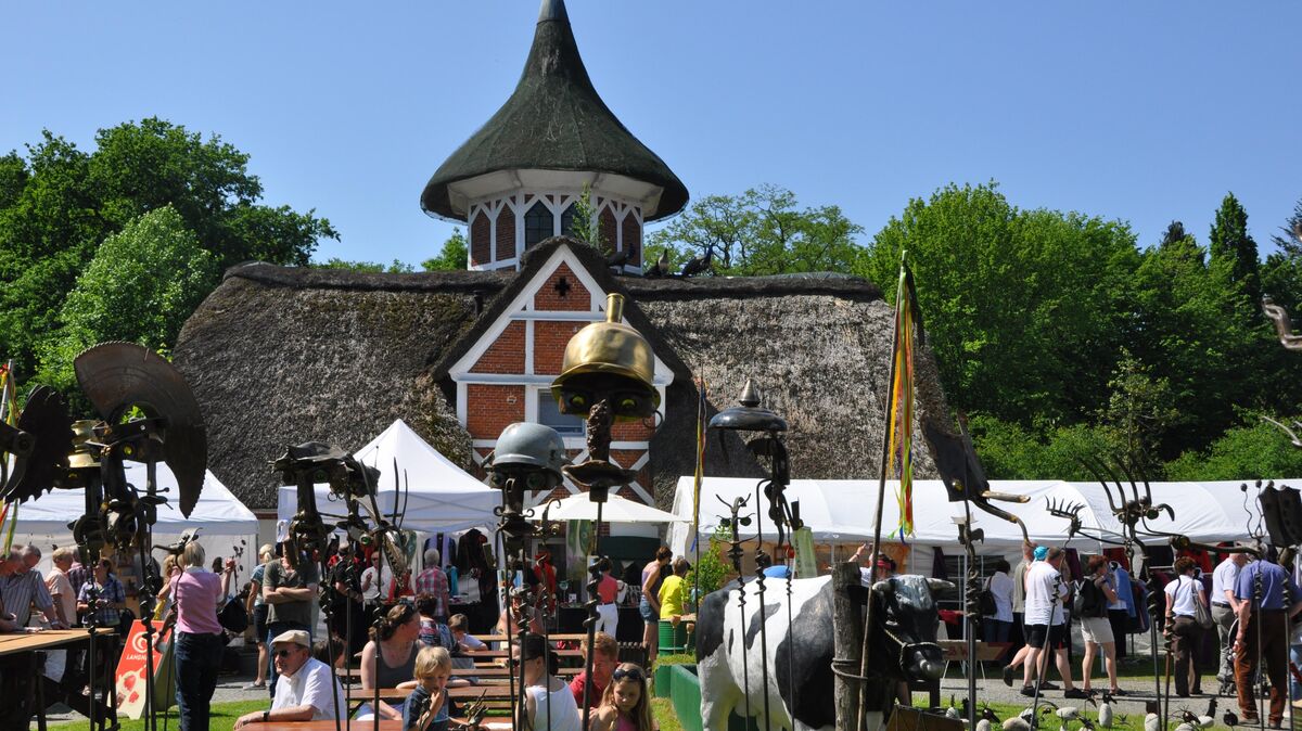 Die Kunsthandwerkermärkte waren weit über Cadenberges Grenzen bekannt. Archivfoto: Kramp