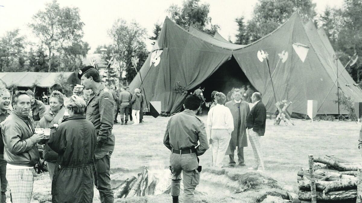 Tag der offenen Tür in der Altenwalder Kaserne anlässlich des 30-jährigen Bestehens des Panzerbataillons 74 und des Panzergrenadierbataillons 73: Freunde und Ehemalige waren zum Altenwalder Heerlager eingeladen. Foto: Krieschen