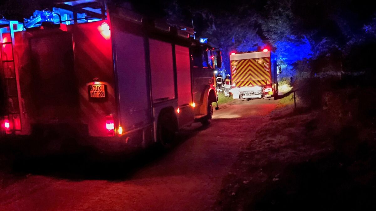 Für einen Großeinsatz der Feuerwehren Wingst, Cadenberge und Neuhaus sorgte eine Frau, die in ihrer Wohnung einen Gasgeruch wahrnahm. Foto: Lange