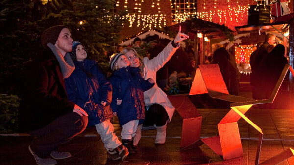 Sternenmarkt und Lichterfahrt bringen Otterndorf zum Leuchten