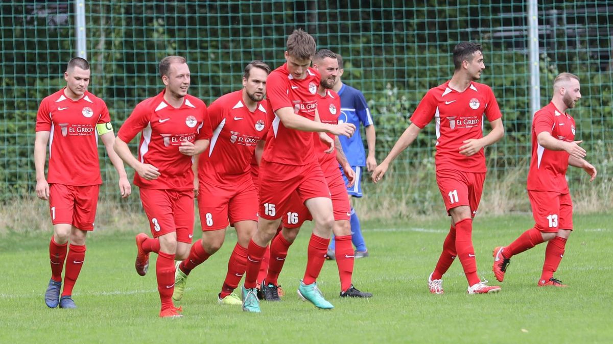 Grund zum Jubeln hatten die Spieler des Duhner SC bereits in der ersten Pokalrunde. Dort fertigten sie den Ligakonkurrenten SC Hemmoor mit 6:0 ab und setzten eine erste Duftmarke für die anstehende Saison. Foto: Unruh