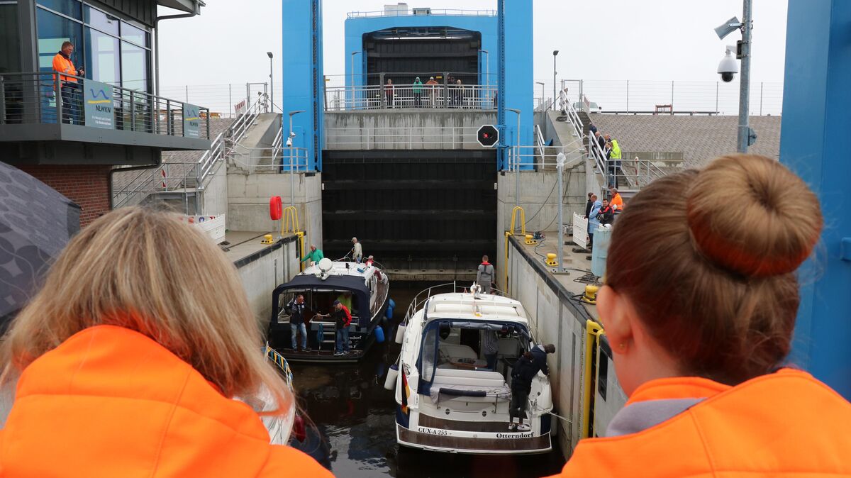 Nach vier Jahren Bauzeit ist am Montagvormittag die Hadelner Kanalschleuse in Otterndorf in Betrieb genommen worden. Foto: Mangels