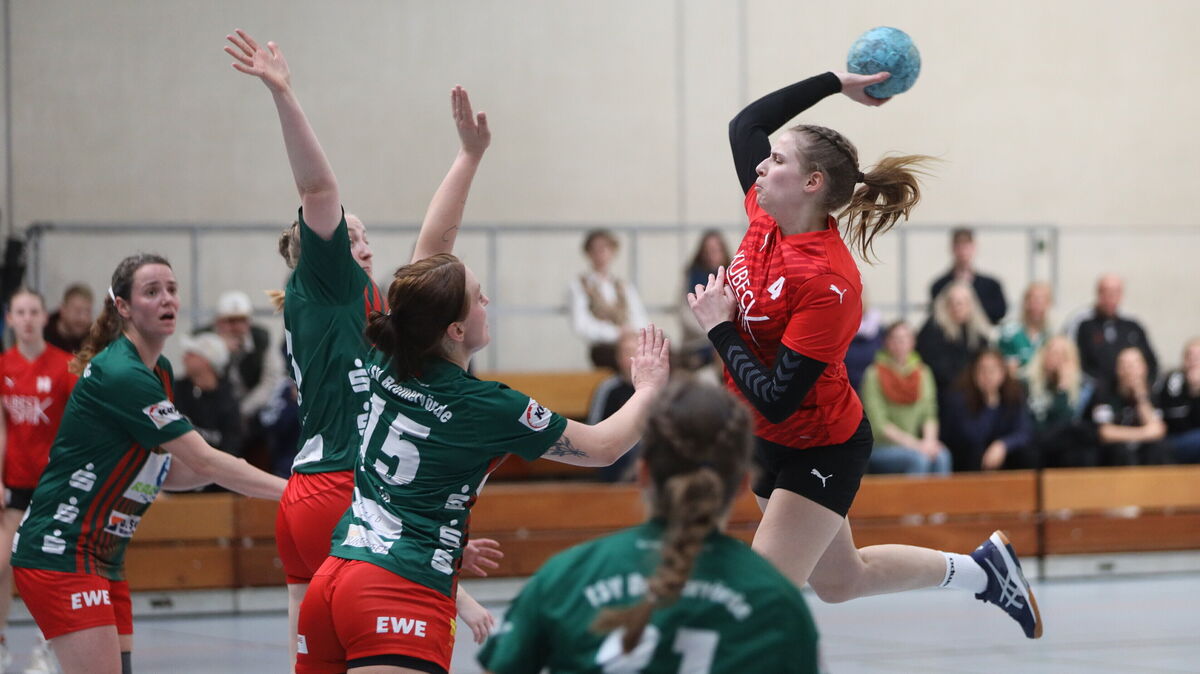Rückraumspielerin Lea Stammer erzielte insgesamt sieben Tore bei der bitteren Niederlage gegen den TSV Bremervörde. Foto: Unruh