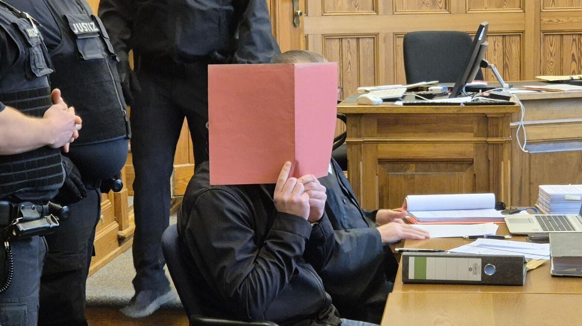 Im Mordprozess gegen einen Mann aus Gyhum hat die 3. Große Strafkammer des Landgerichts Stade das Urteil gesprochen. Hier eine Archivaufnahme vom Prozessauftakt. Foto: Hilken